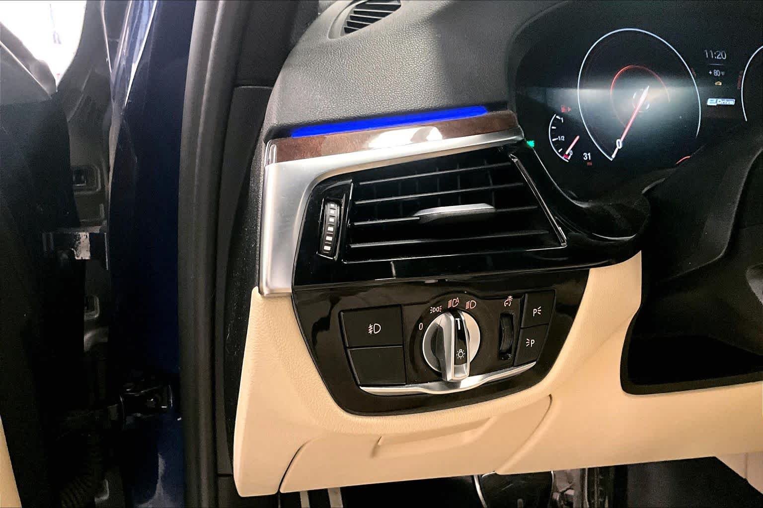 Used 2019 Mediterranean Blue Metallic BMW 530e iPerformance image 29
