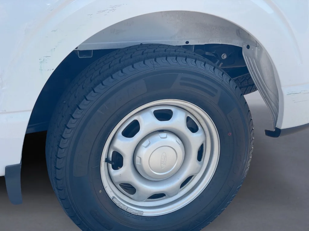 Used 2022 Oxford White Ford XL image 24