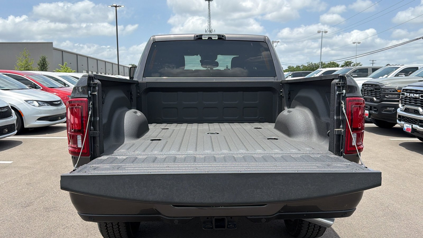New 2026 Granite Crystal Metallic Clear-Coat Exterior Paint RAM Lone Star image 23
