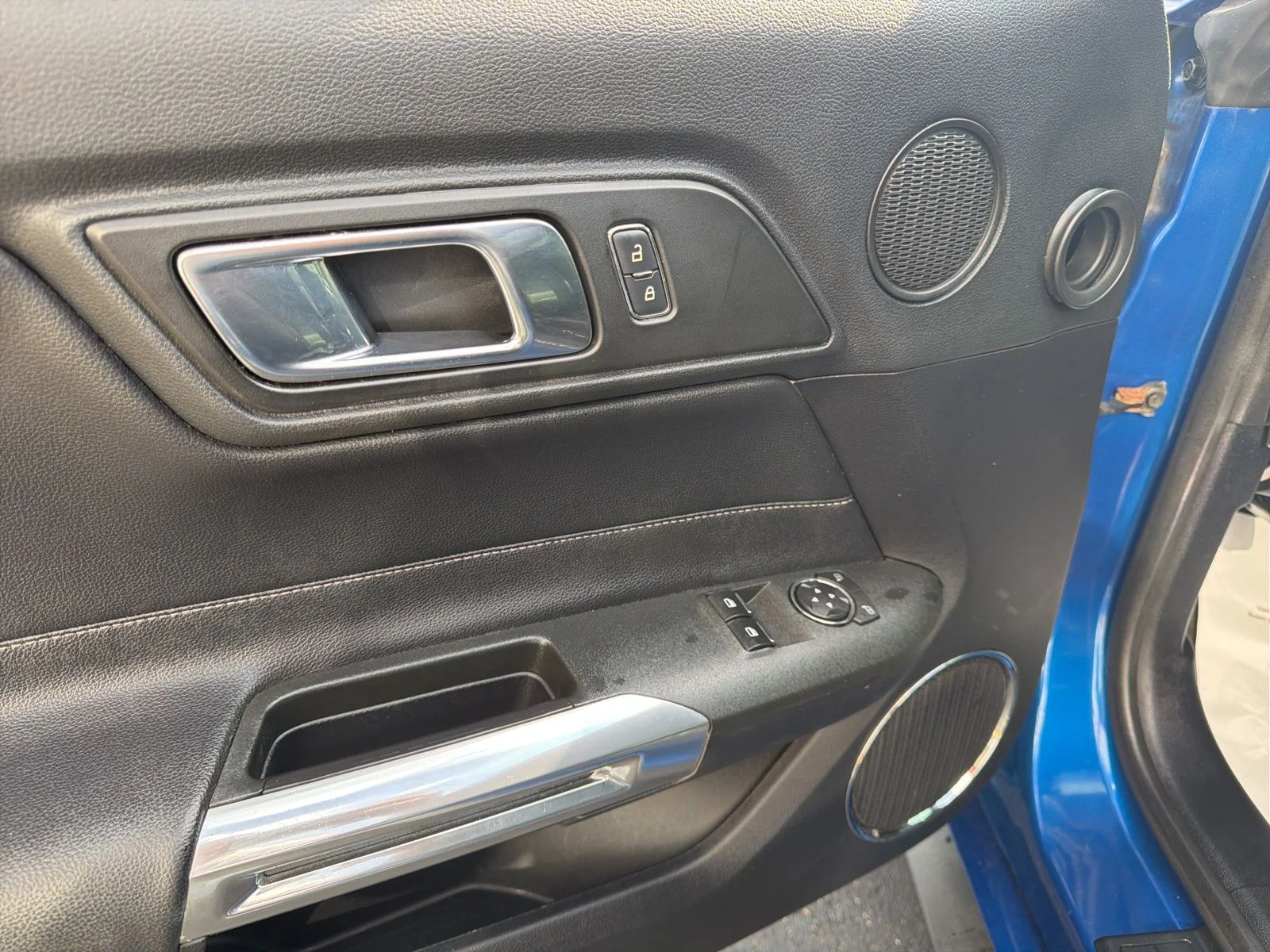 Used 2018 Blue Ford GT Premium image 13