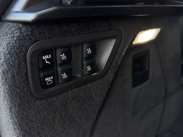Used 2022 Black BMW M50i image 34