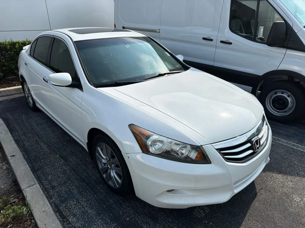 Used 2011 White Honda EX-L image 5