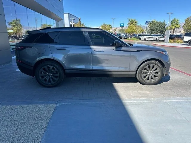 Used 2018 Silver Land Rover SE R-Dynamic image 4