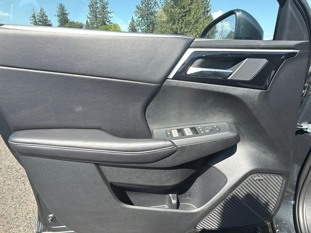 New 2026 Graphite Gray Mitsubishi SE S-AWC image 7