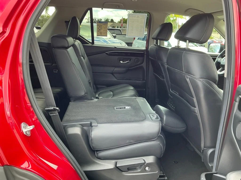 Used 2024 Red Honda EX-L image 21