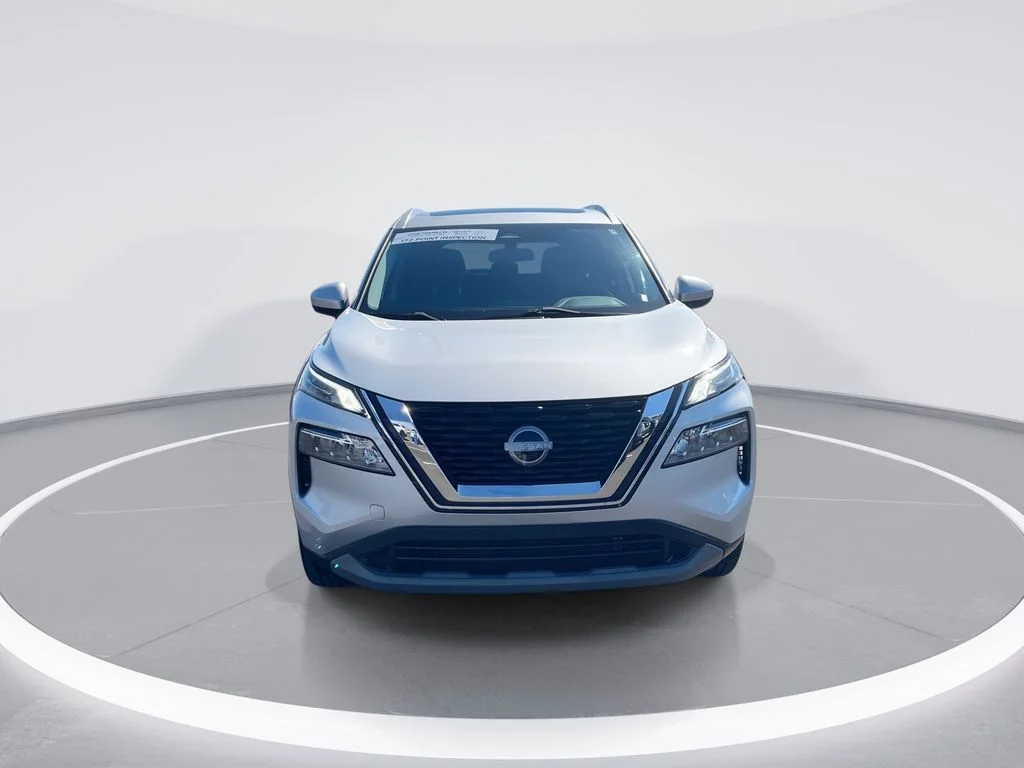 Used 2023 Silver Nissan SV image 3