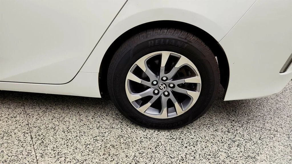 Used 2021 Wind Chill Pearl Toyota XLE image 9
