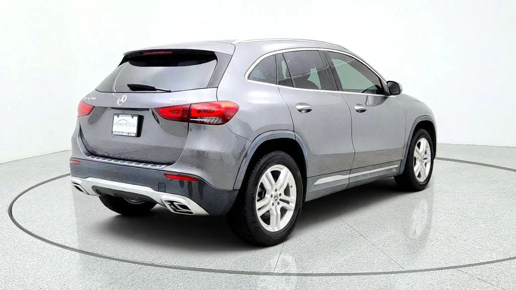 Used 2021 Mountain Grey Metallic Mercedes-Benz GLA 250 4MATIC® SUV w/ Premium Pkg & Heated Front Seats image 5