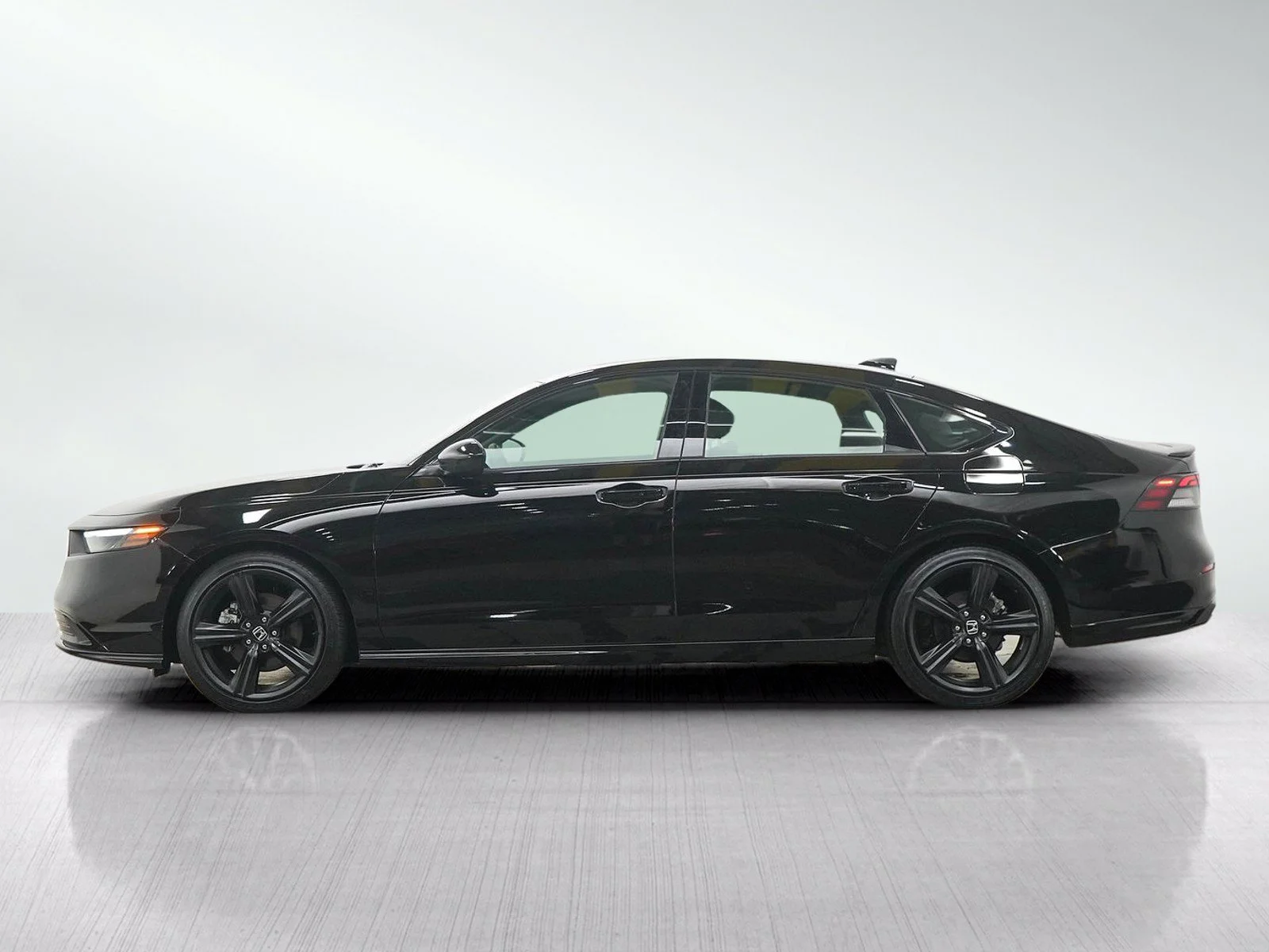 Used 2025 Honda Accord Hybrid Sport-L with VIN 1HGCY2F72SA071818 for sale in Burnsville, Minnesota