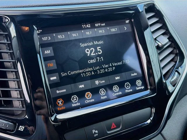 Used 2019 Gray Jeep Limited image 14