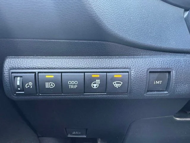 Used 2024  Toyota Premium image 20