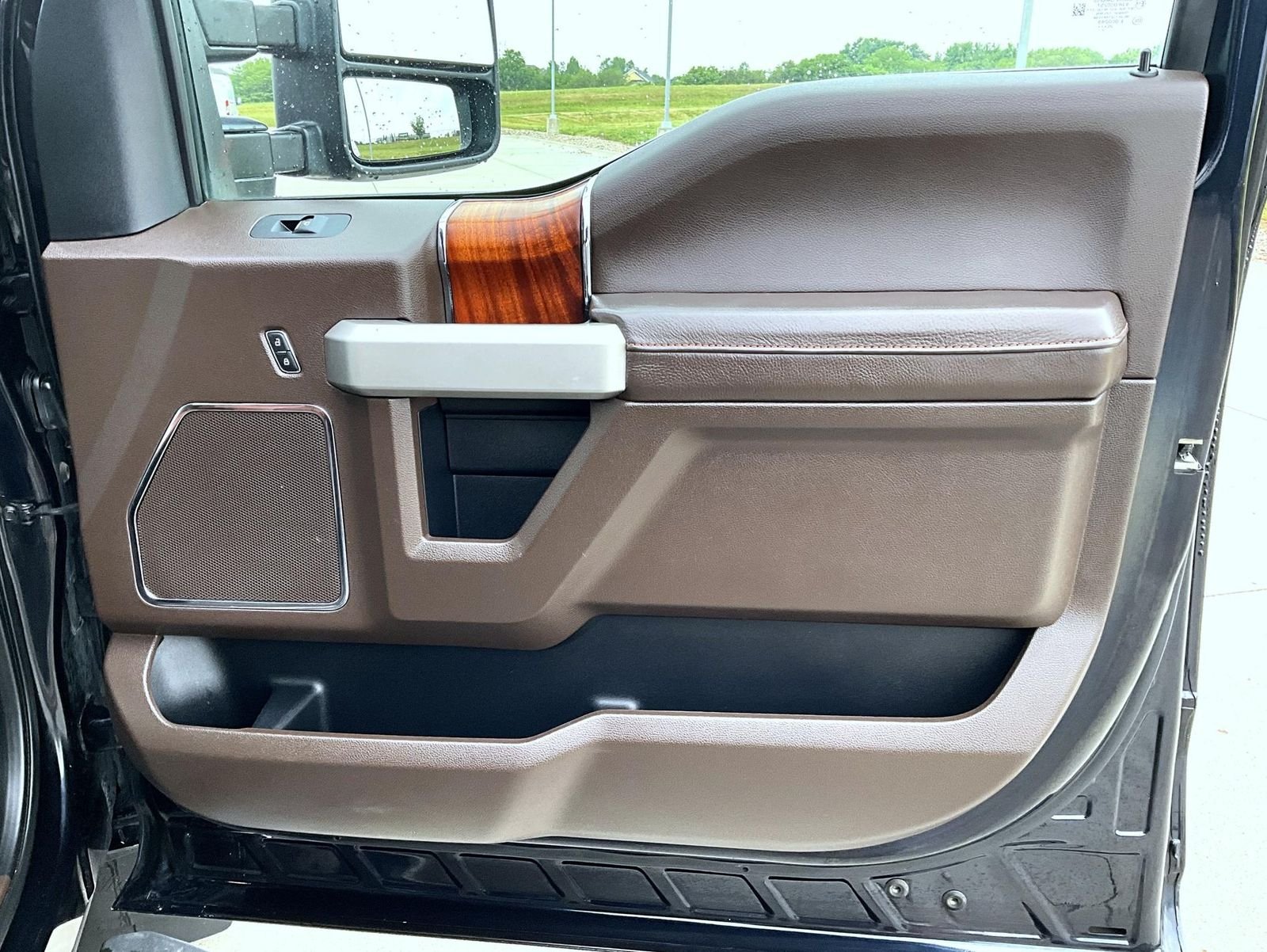 Used 2021 Blue Ford King Ranch image 17