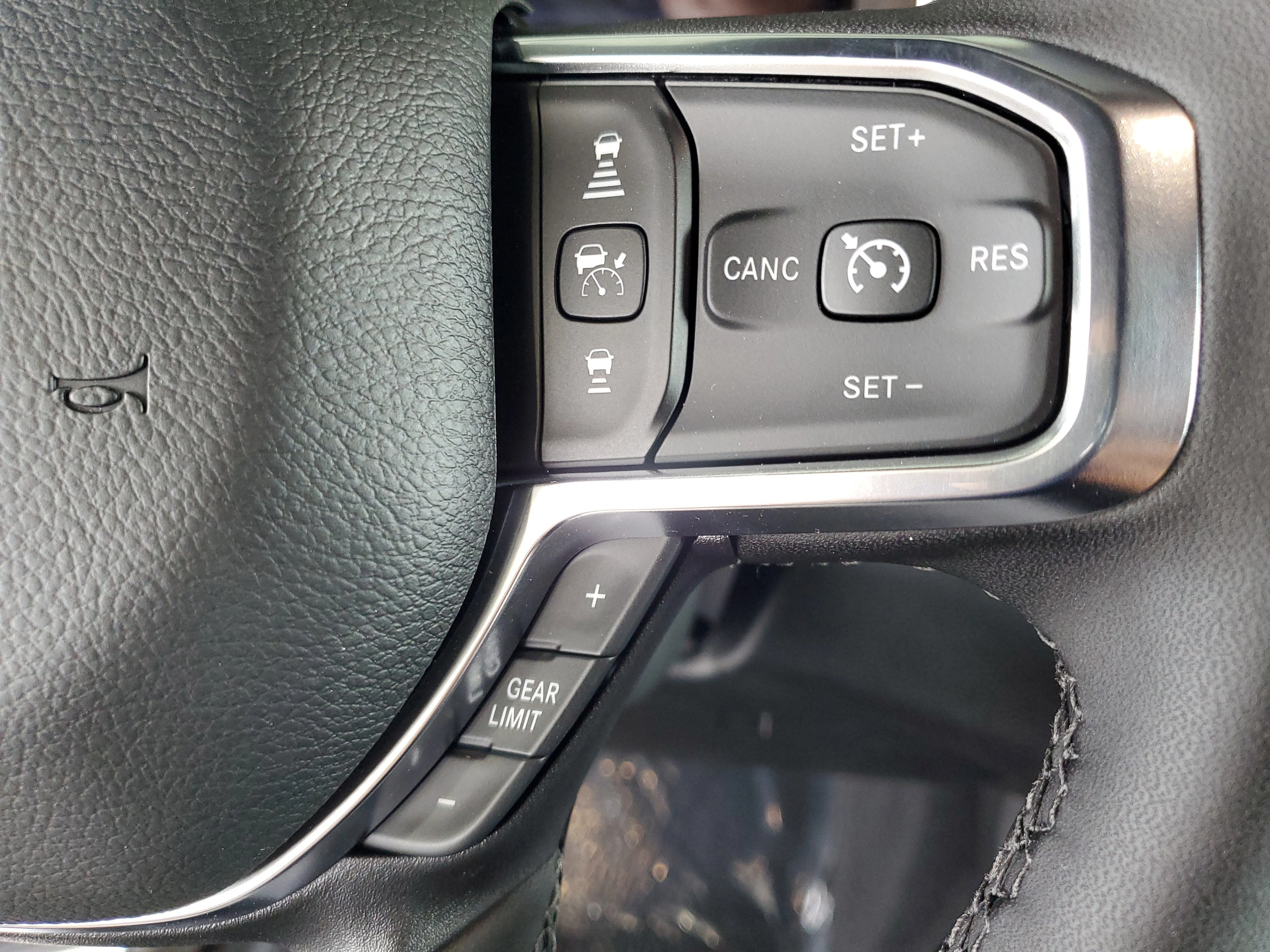 New 2026 Diamond Black Crystal Pearl-Coat Exterior Paint RAM Laramie image 24