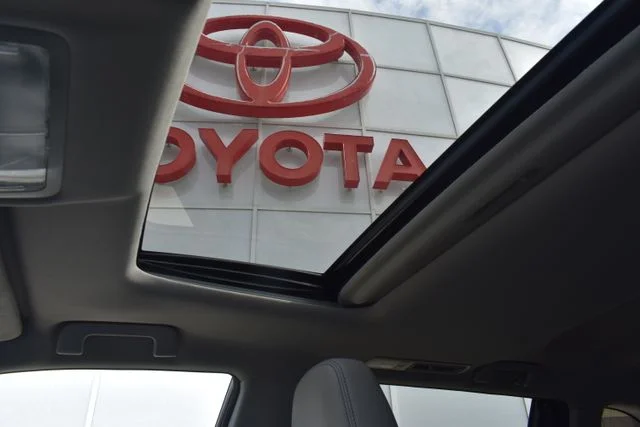 Used 2016 Gray Toyota Limited image 39