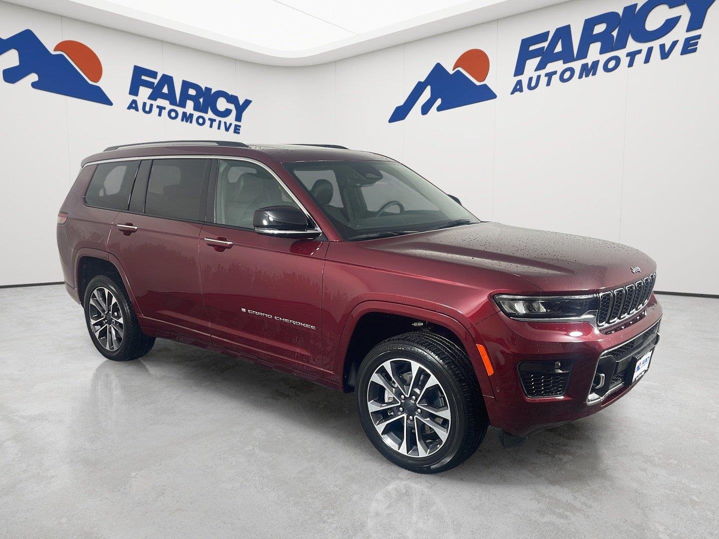 Used 2024 Velvet Red Pearlcoat Jeep Overland image 5