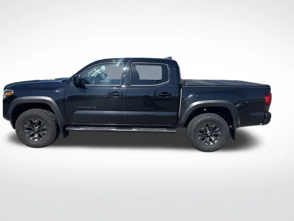 Used 2021 Black Toyota SR5 image 2