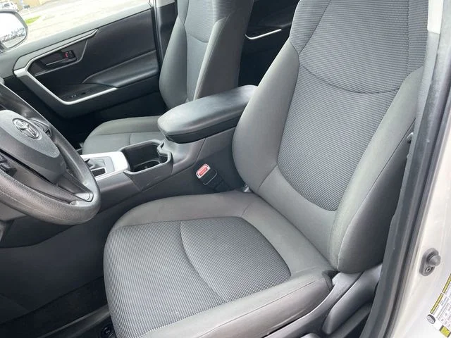 Used 2025 White Toyota LE image 11