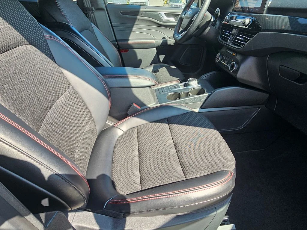 Used 2024 White Metallic Ford ST-Line image 8
