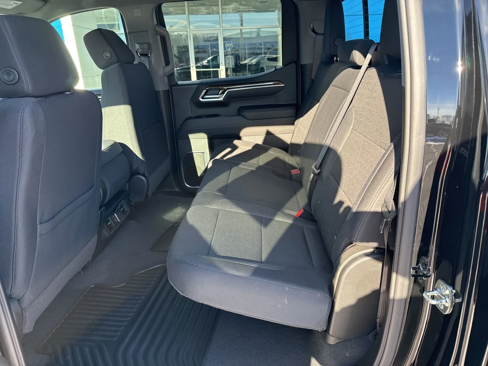 2026 GMC Sierra 1500 SLE - Photo 18