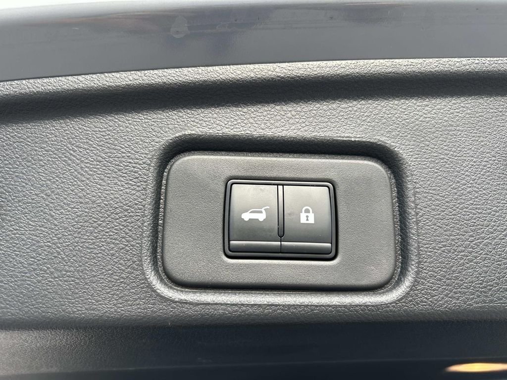Certified Used 2025 Boulder Gray Metallic Nissan Platinum image 21