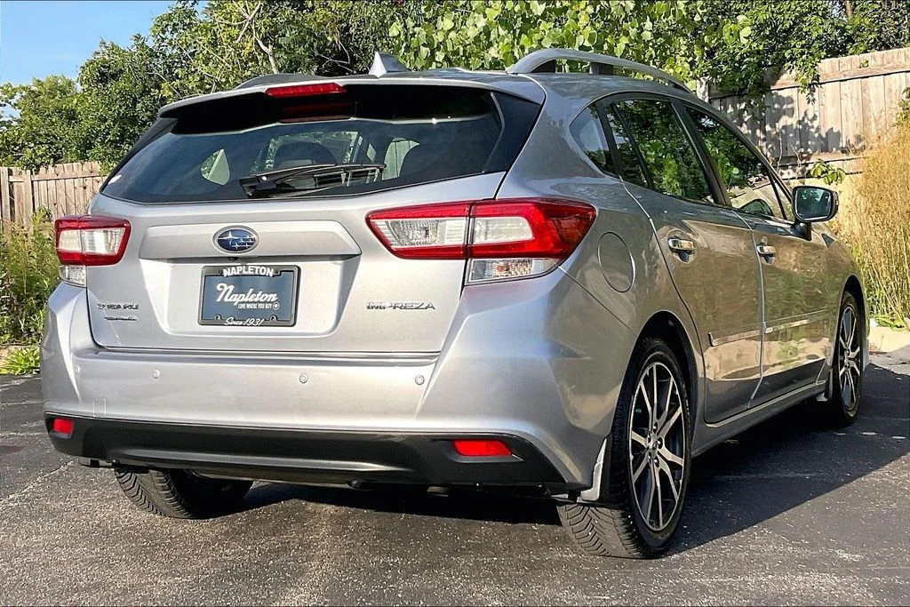Used 2018 Silver Subaru 2.0i Limited image 13