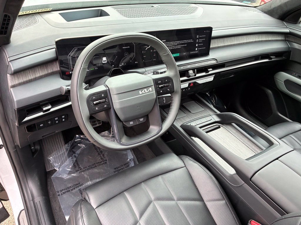 Used 2027 White Kia X-Line SX Prestige image 17