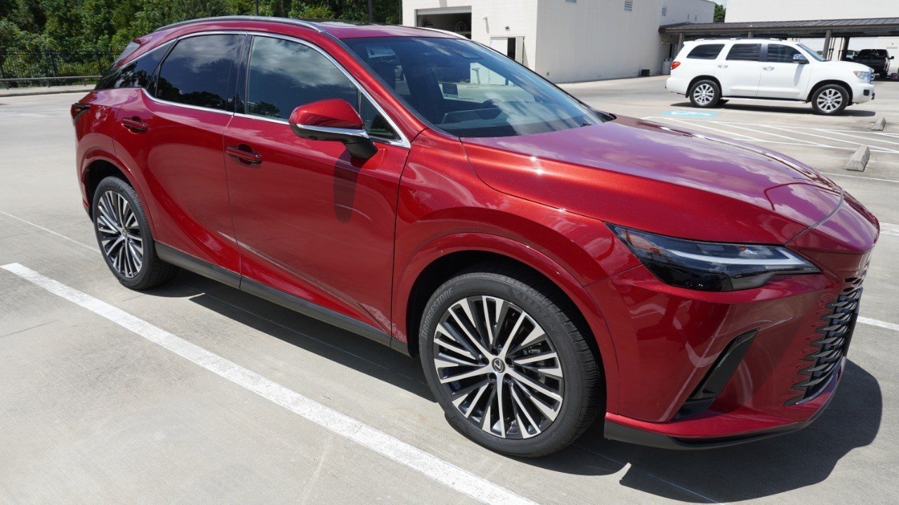 Certified Used 2025 MATADOR RED MICA Lexus RX 350 Premium Plus image 4