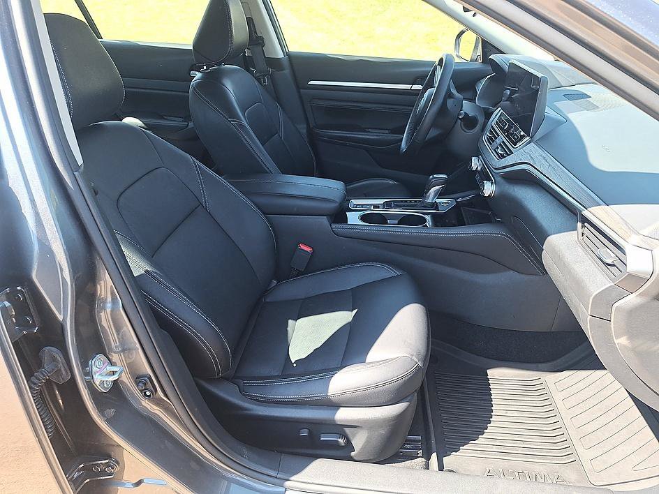 Used 2023 Gun Metallic Nissan 2.5 SL image 21
