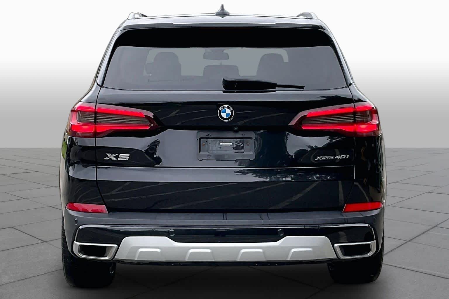 Used 2022 Black Sapphire Metallic BMW xDrive40i image 4