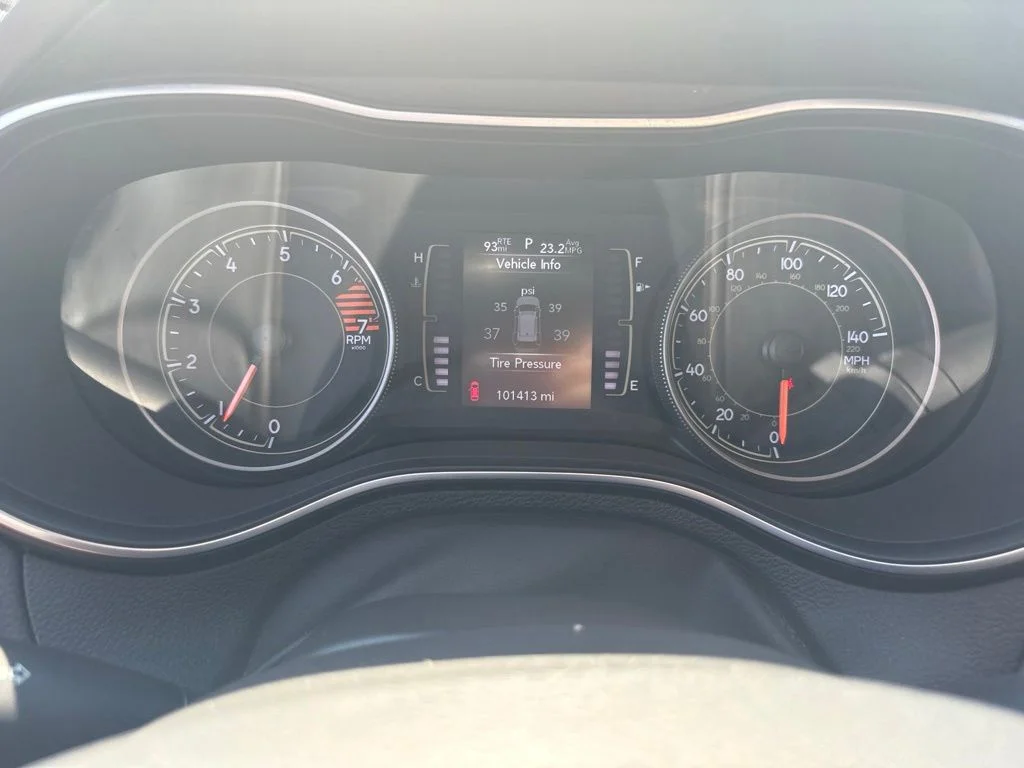 Used 2019 Gray Jeep Latitude Plus image 18