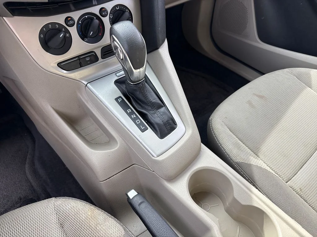 Used 2012 Green Ford SE image 25