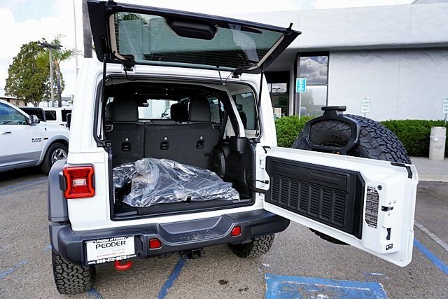 New 2026 Bright White Clear-Coat Exterior Paint Jeep Rubicon image 18