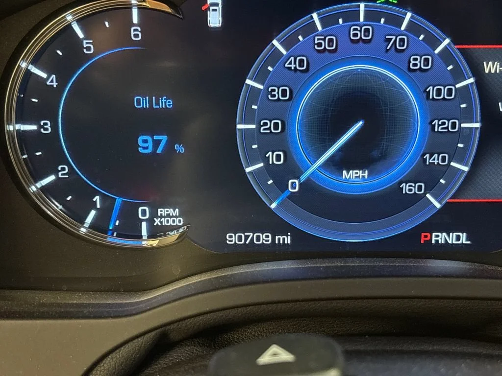 Used 2018 DARK GRANITE METALLIC Cadillac Premium Luxury image 29