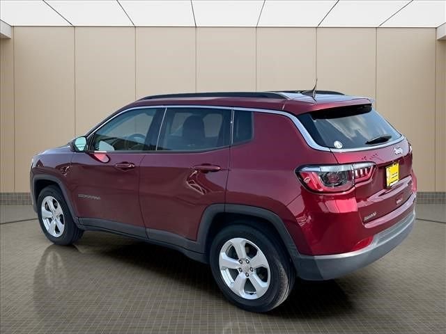Used 2021 Red Jeep Latitude image 4