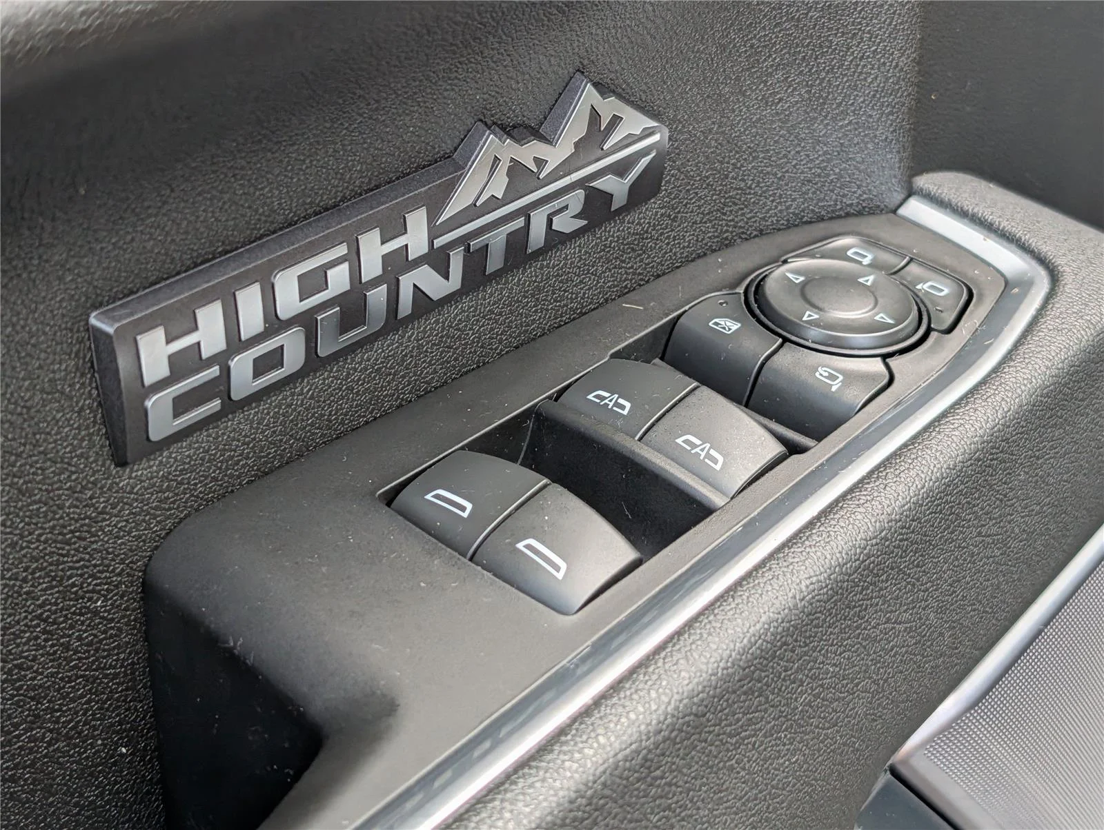 Used 2025 Sterling Gray Metallic Chevrolet High Country image 15
