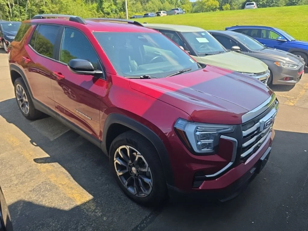 Certified Used 2025 Red GMC Elevation image 4