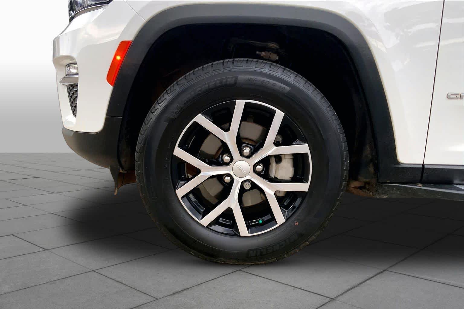 Used 2024 Bright White Clearcoat Jeep Limited image 11