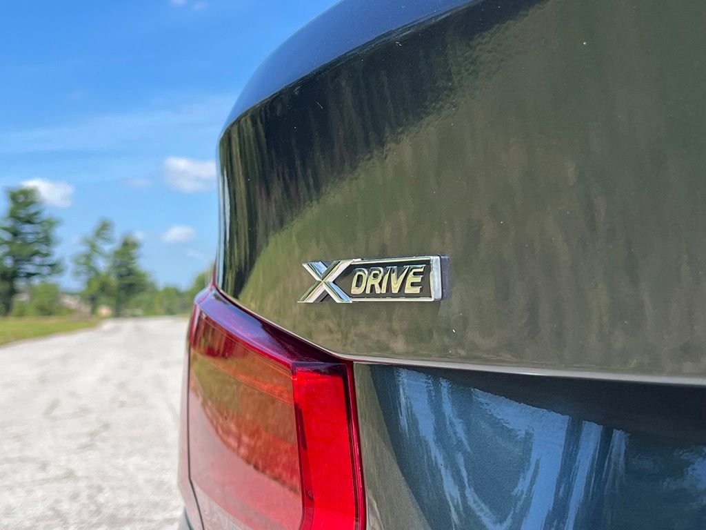 Used 2018 Mineral Grey Metallic BMW 330i xDrive image 15