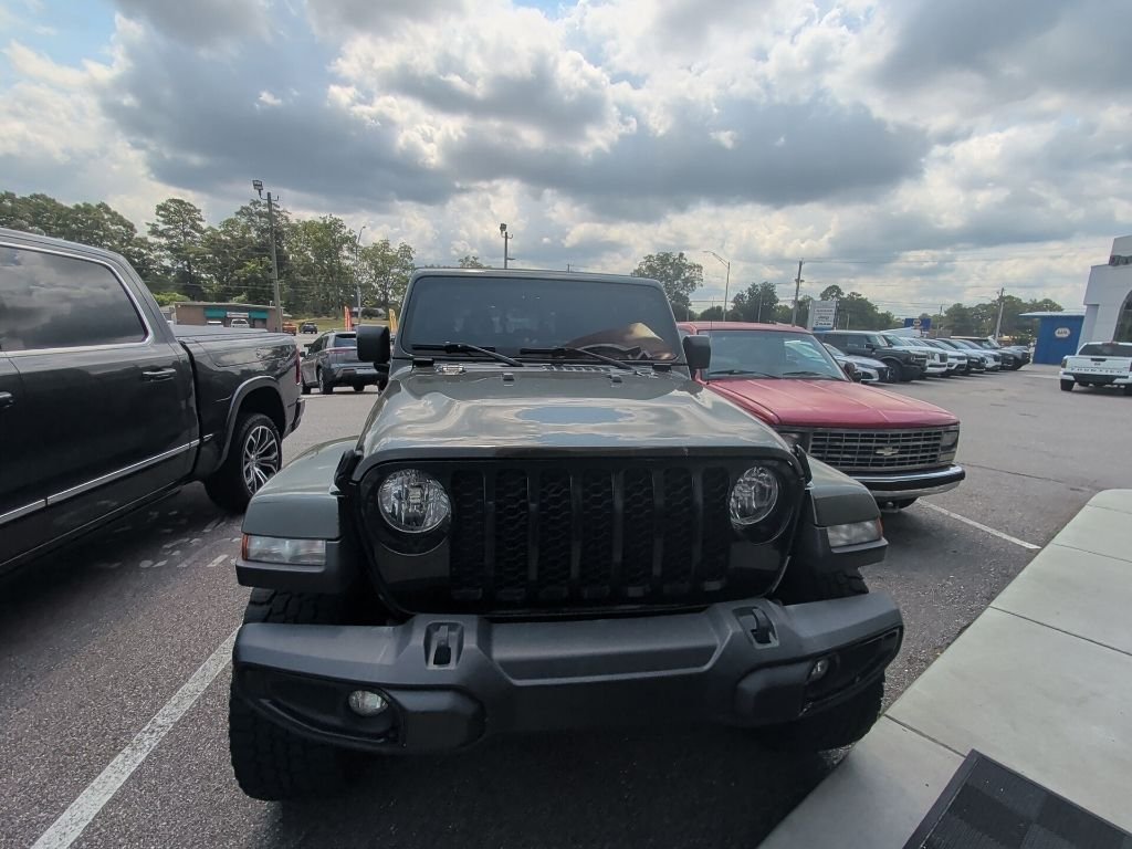 Used 2022 Green Jeep Willys image 2