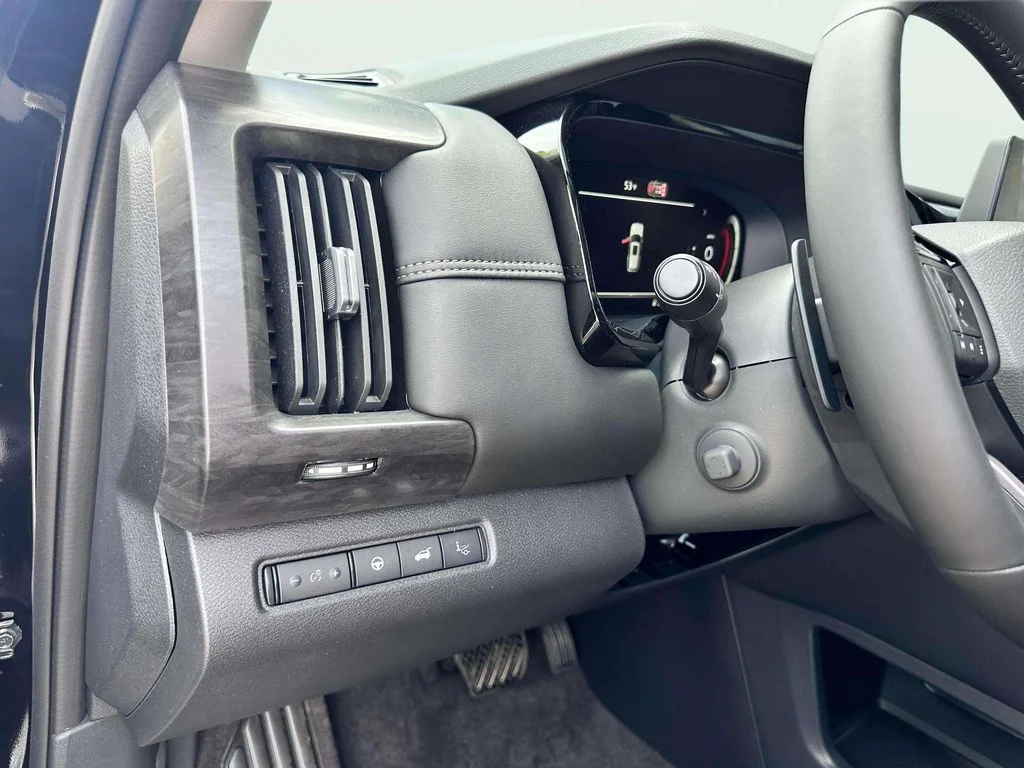 New 2026 Super Black Nissan Platinum image 33