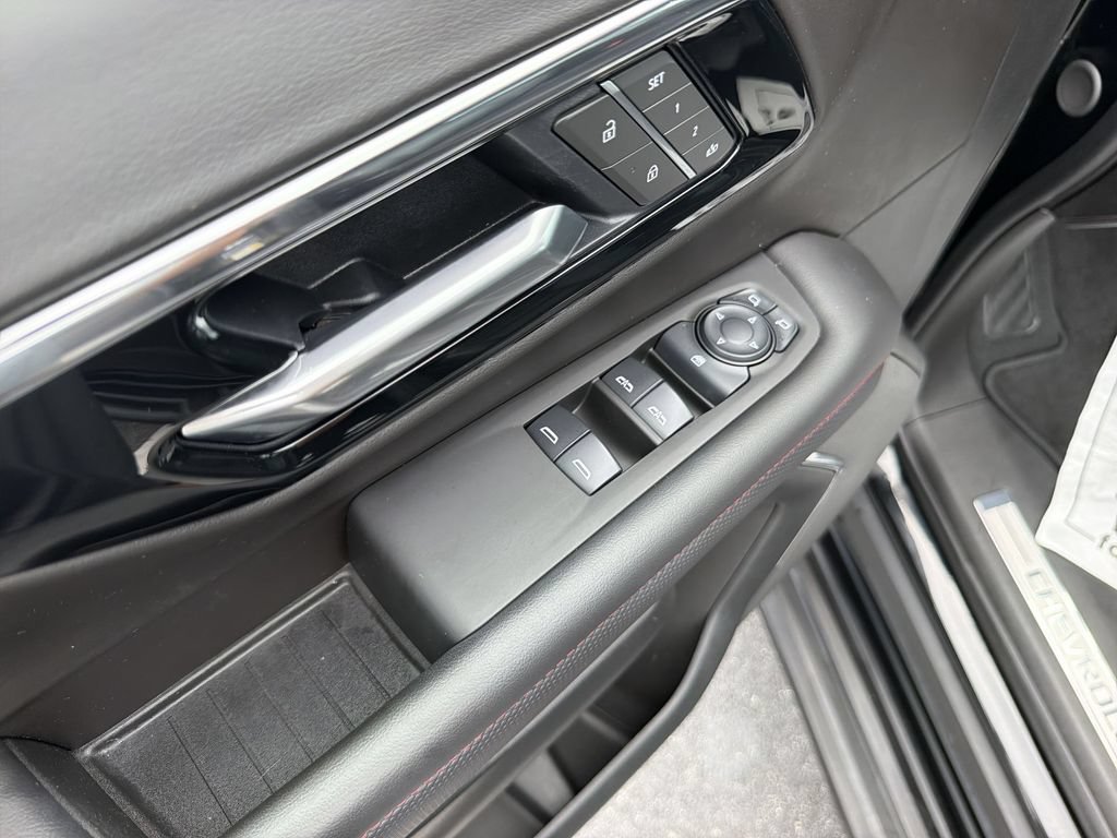 Used 2025 Black Chevrolet RST image 30