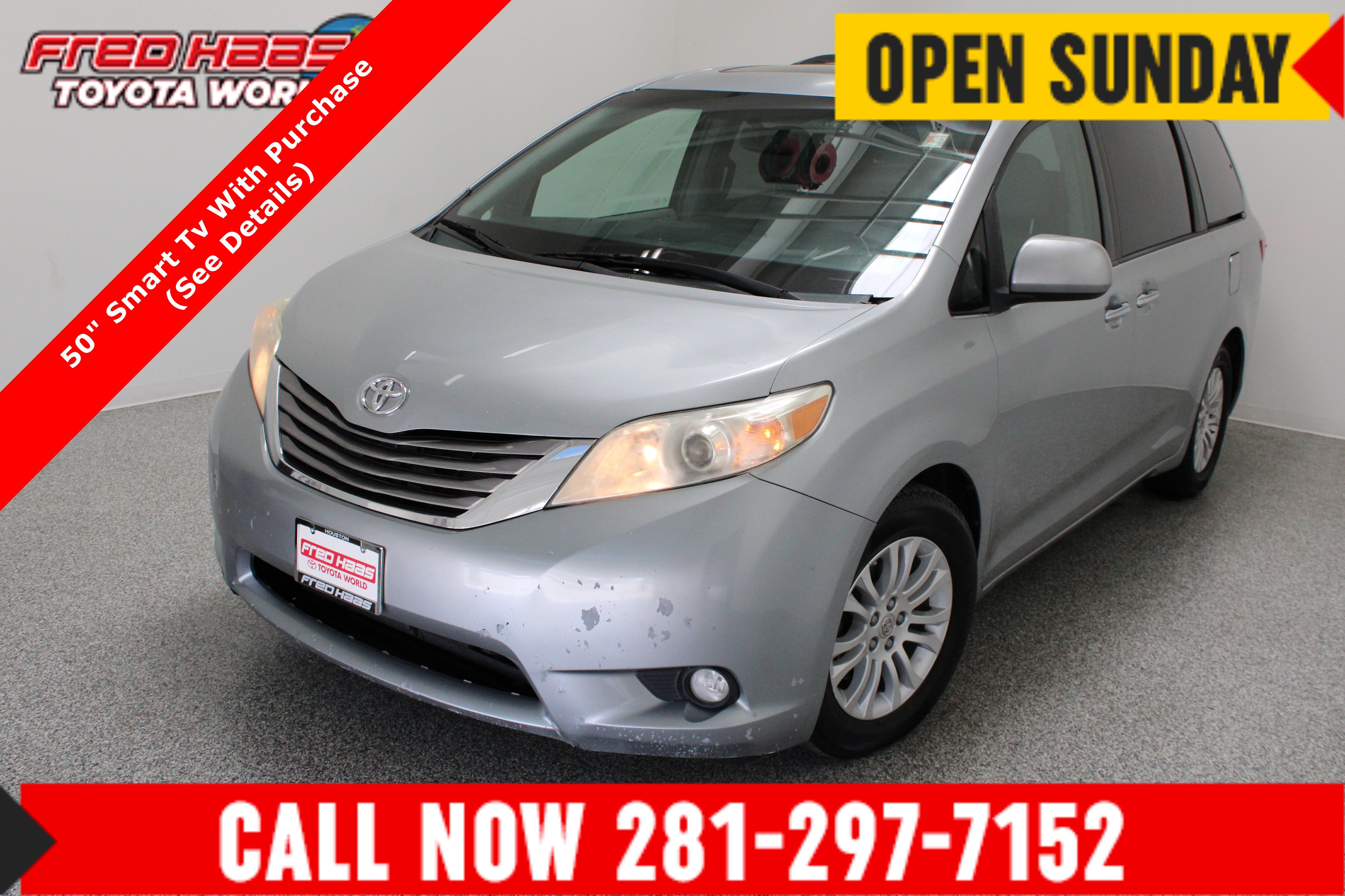 Used 2015 Silver Sky Metallic Toyota XLE Premium 3.5L image 1