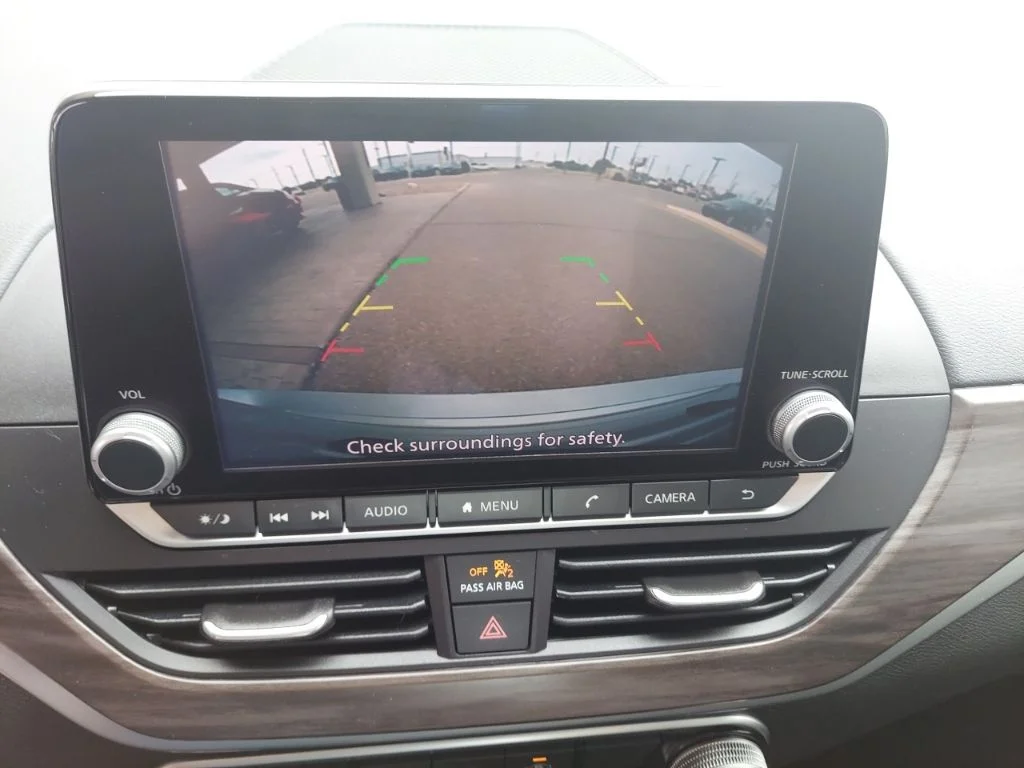 Used 2023 Silver Nissan 2.5 SV image 26