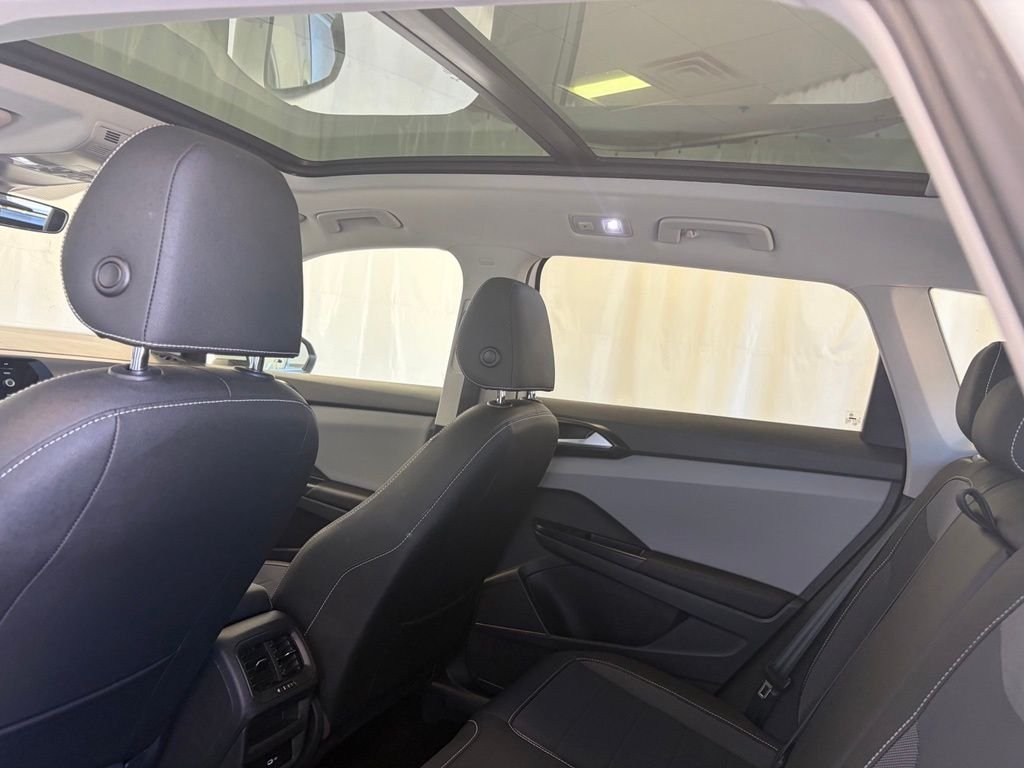 Certified Used 2023 Pure White Volkswagen 1.5T SE image 23