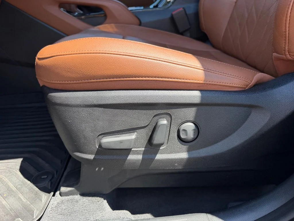 Used 2023 Ebony Black Kia EX X-Line image 13