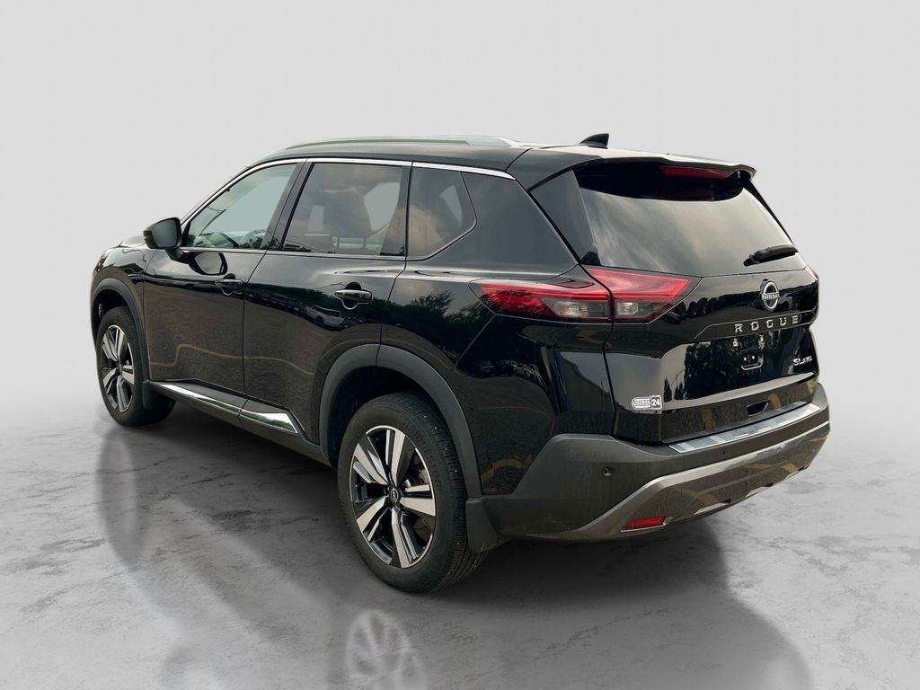 Used 2023 Black Nissan SL image 3