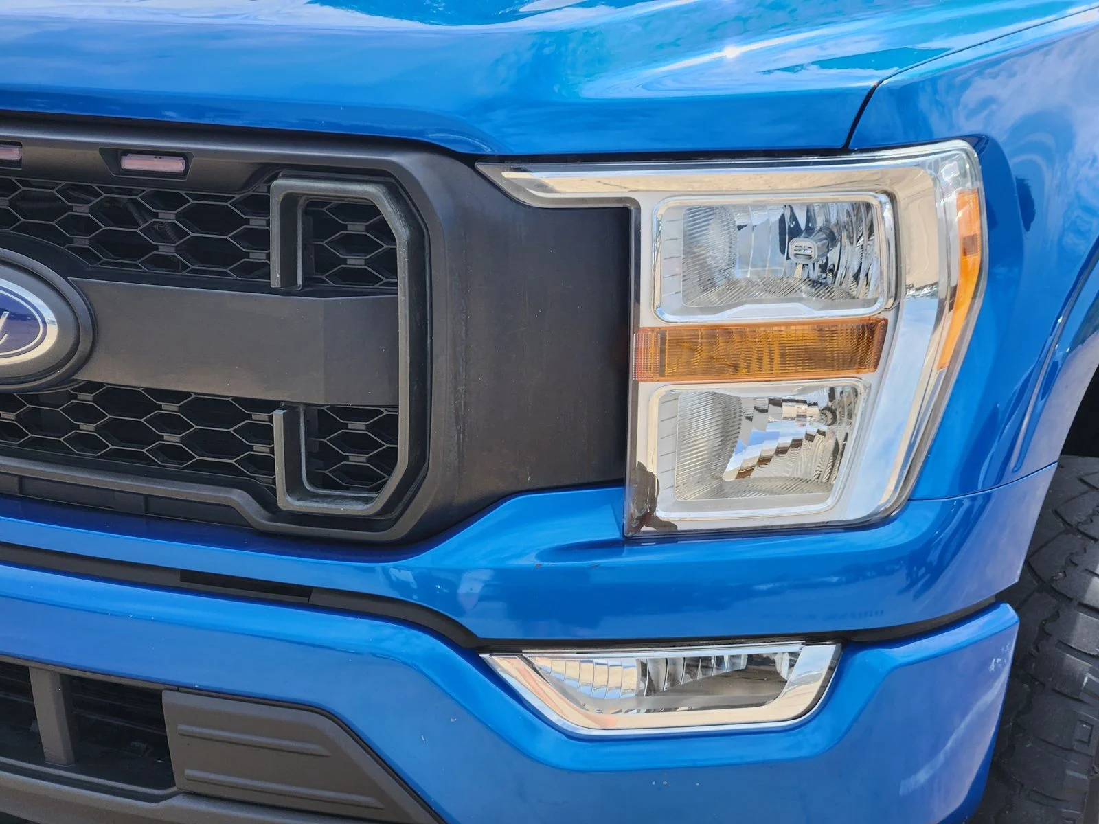 Used 2021 Blue Ford XL image 7