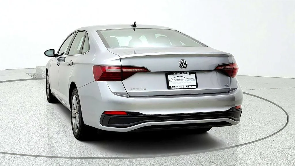 Used 2024 Pyrite Silver Metallic Volkswagen SE Automatic image 6