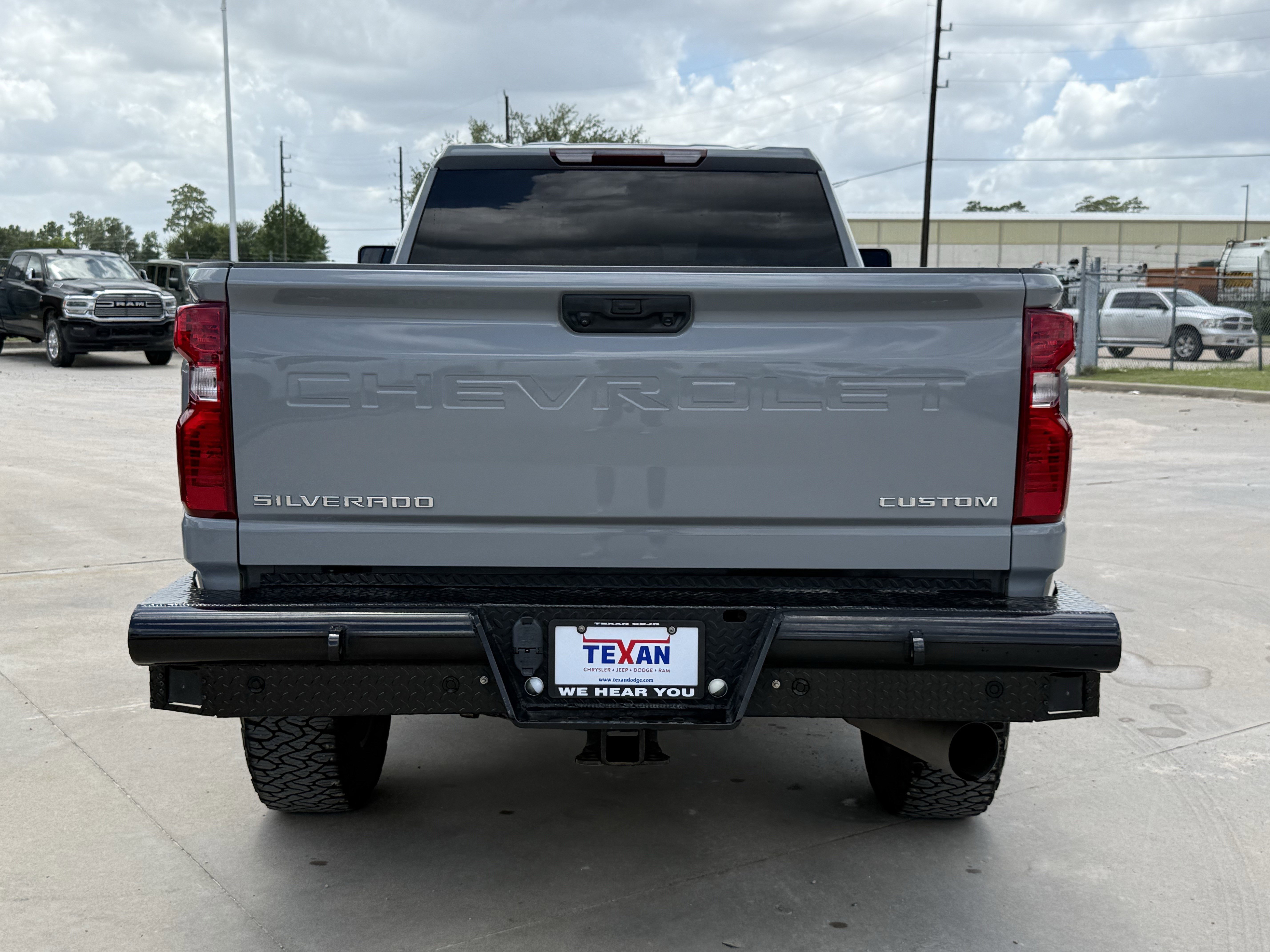 Used 2024 Slate Gray Metallic Chevrolet  image 5