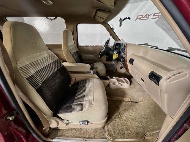 Used 1989 Red Ford  image 31